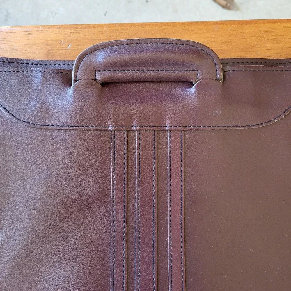 Vintage Burgundy Leather Briefcase Attache Case Integrated Handle Professional